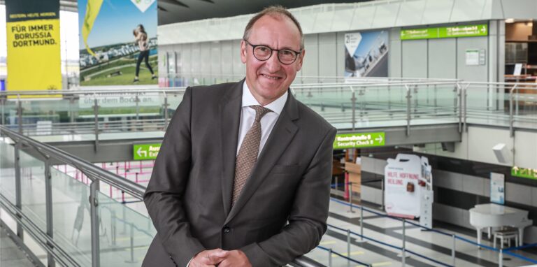 Ludger van Bebber ist Chef am Dortmunder Flughafen