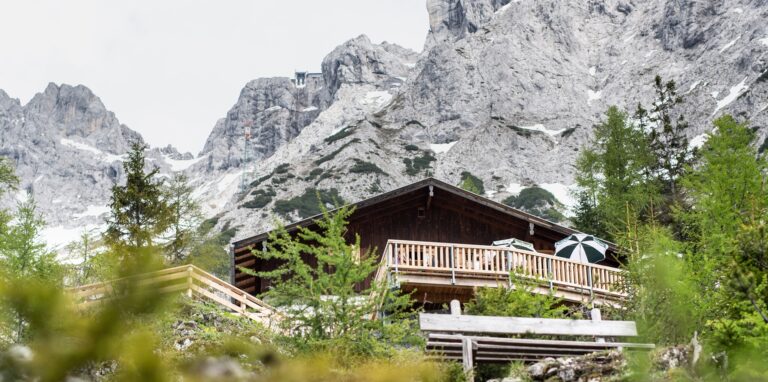 Mittenwalder Hütte im Karwendelmassiv.