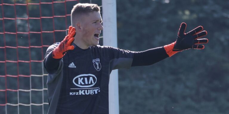 Selbstkritisch war Lucas Dandl, Keeper der SG Castrop, nach dem Spiel gegen den TuS Harpen (1:4).