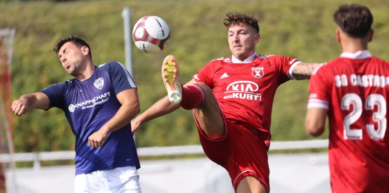 Die SG Castrop (rote Hemden) zog in der Bezirksliga mit 1:4 gegen den TuS Harpen den Kürzeren.