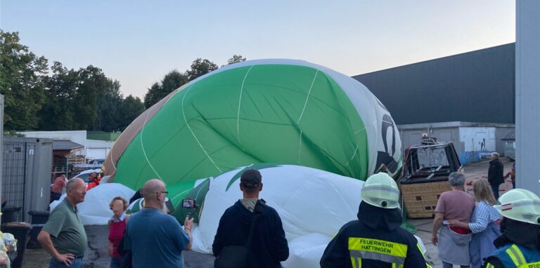 Der Ballon landete im Hof eines Gewerbeparks.