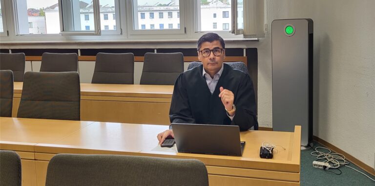 Verteidiger Irfan Durdu wartete vergeblich auf seinen Klienten.