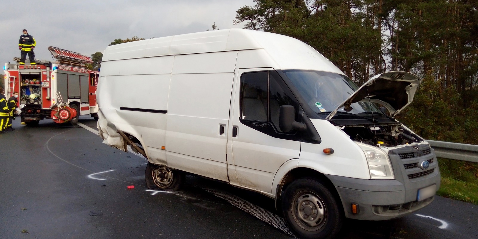 Zweiter Unfallbeteiligter war ein Kleintransporter.