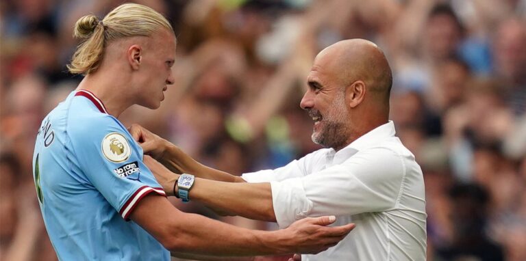 Pep Guardiola jubelt gemeinsam mit Erling Haaland.