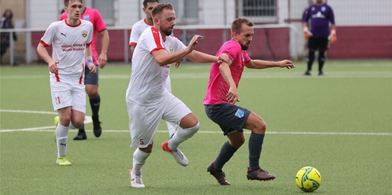 Nach dem fünften Spieltag ist Westfalenliga-Stürmer Kevin Holz (am Ball) vom SV Wacker Obercastrop nach dem fünften Spieltag der beste Castrop-Rauxeler Torschütze.