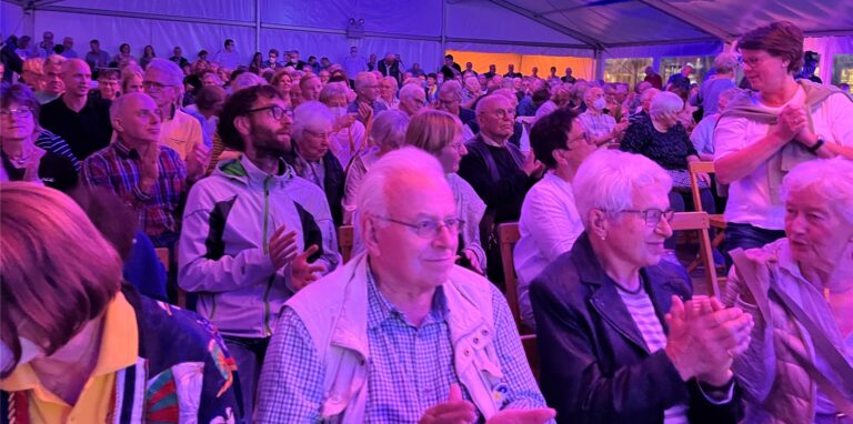 Die Kirchentreuen warten nicht nur auf Worte, sondern auch auf Taten.