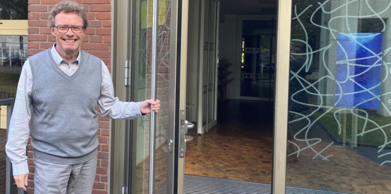 Weltoffen: So kennt die Dreifaltigkeitsgemeinde Pfarrer Martin Giesler, der jetzt nach 32 Dienstjahren in den Ruhestand geht.