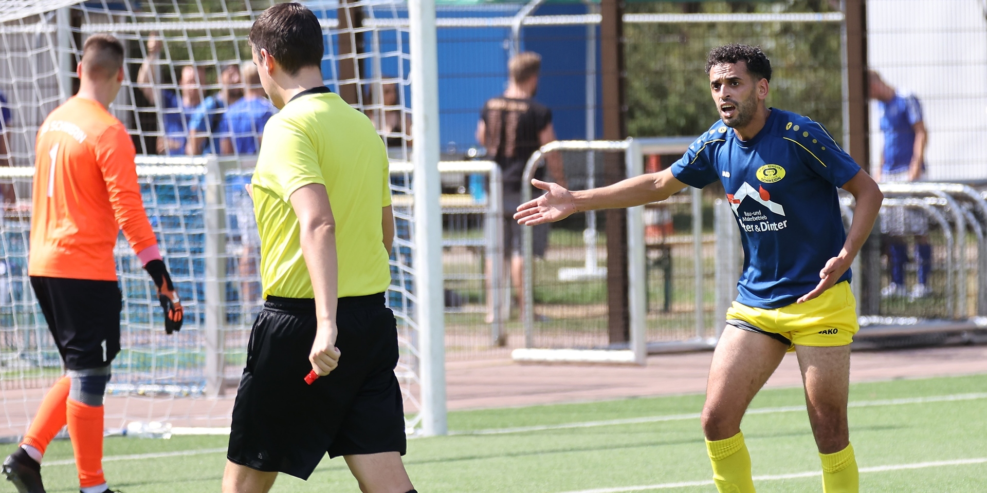 Ohne Mohammed El Marsi (r), hier im Spiel beim TuS Harpen, muss die Spvg Schwerin auskommen.