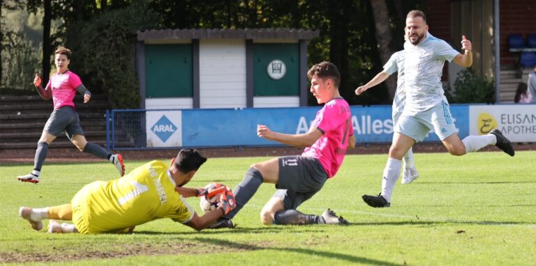 Am siebten Westfalenliga-Spieltag gastierte der SV Wacker Obercastrop bei YEG Hassel.