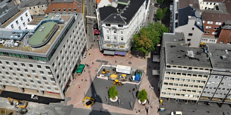 Am Platz von Leeds kam es zu einem schweren Raub. Auch eine Schusswaffe kam dabei zum Einsatz, zum zweiten Mal am Samstagabend.