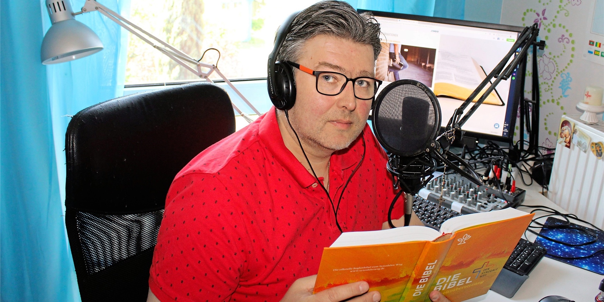 Oliver Kelch wird die Tiersegnung im Bürgerfunk auf Radio Vest vornehmen.