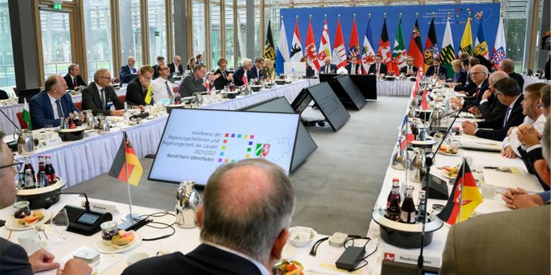 Die Regierungschefs der Länder bei der Ministerpräsidentenkonferenz in Berlin.