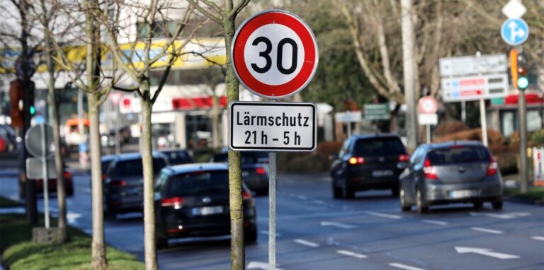 Ein Tempo-30-Schild am Dortmunder Wall