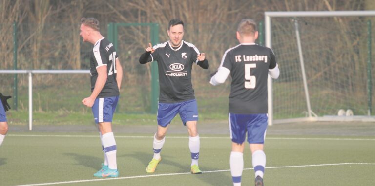 Der FC Leusberg, hier mit Thorsten Bier, geht es am Sonntag gegen die DJK Spvgg. Herten um mehr als nur drei Punkte.
