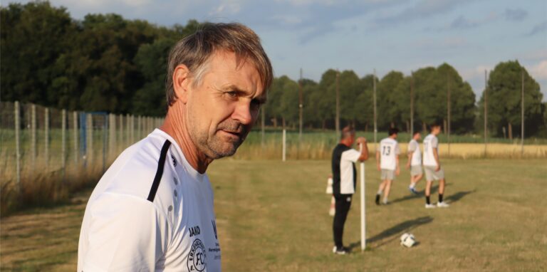 Schöpft aus der knappen 2:3-Niederlage in Disteln neues Selbstvertrauen für seine Mannschaft: FC-Trainer Andreas Klemm.