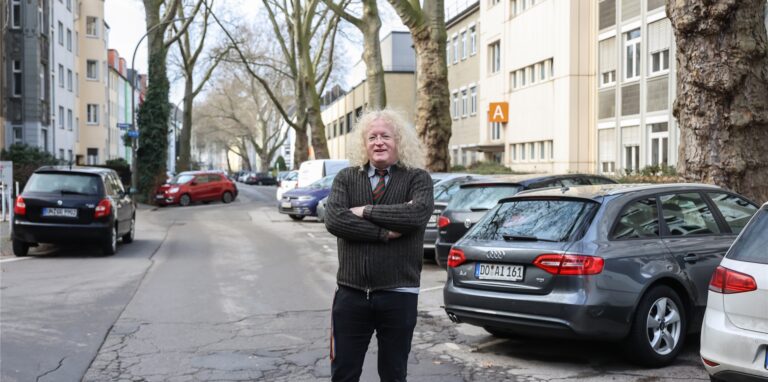 Bezirksbürgermeister Friedrich Fuß im Kreuzviertel: „Höchste Zeit für eine Neugestaltung.“