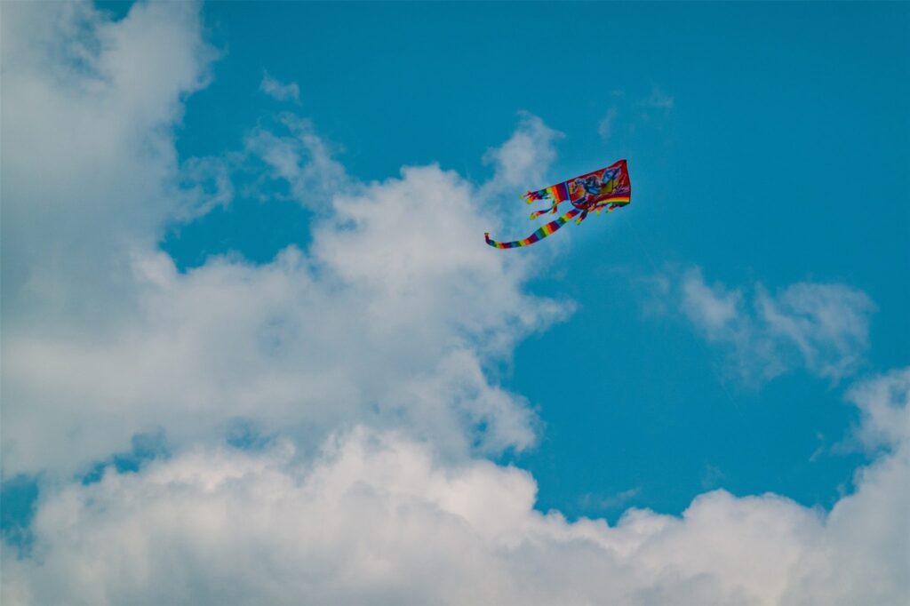 selbst gebauter drache am himmel selbst gebauter drache am himmel