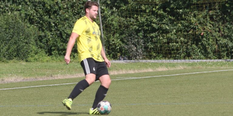 Westfalia Vinnum kassiert gegen Borussia Ahsen die nächste deutliche Niederlage. Alexander Rosowski sah dabei Gelb-Rot.