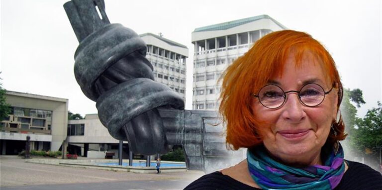 Ulla Fries-Langer, Sprecherin der Marler Gruppe von Terre des Femmes ruft zur Solidaritätskundgebung mit den Frauen im Iran auf. Treffpunkt ist der Revolver mit dem verknoteten Lauf auf dem Creiler Platz.