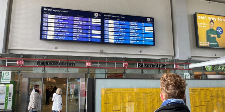 Am Dortmunder Hauptbahnhof kommt es zu Ausfällen und Verspätungen. Grund dafür ist laut Bundespolizei ein Sabotage-Akt in der Nähe Dortmunds.