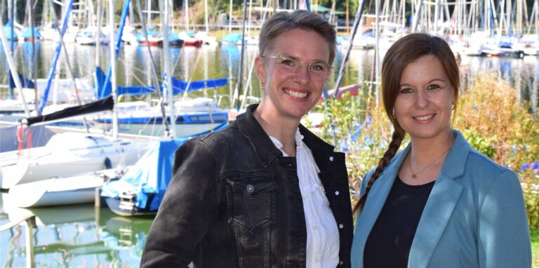 Die Sexualpädagoginnen Jessica Müller und Birgit Winkelkotte.