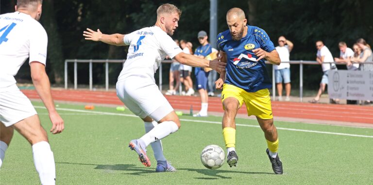 Yalim-Dogan Öztürk (r) schoss beim seinem Comeback für die Spvg Schwerin in Weitmar ein Tor.