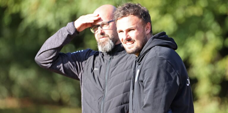 Christian Mengert (r) hat sein Amt als Trainer des Westfalenligisten Wacker Obercastrop am Abend des 1:1 beim SC Neheim niedergelegt.