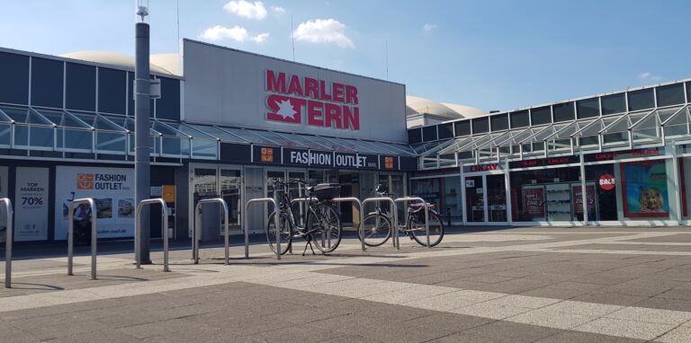 Der Eingang zum Einkaufszentrum Marler Stern.