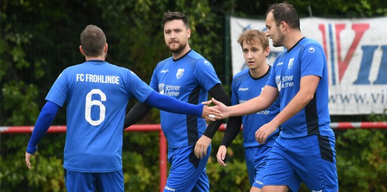 Zu ihren 20 Toren beglückwünschten sich die Kreisliga-C-Fußballer des FC Frohlinde III am neunten Spieltag gegenseitig.