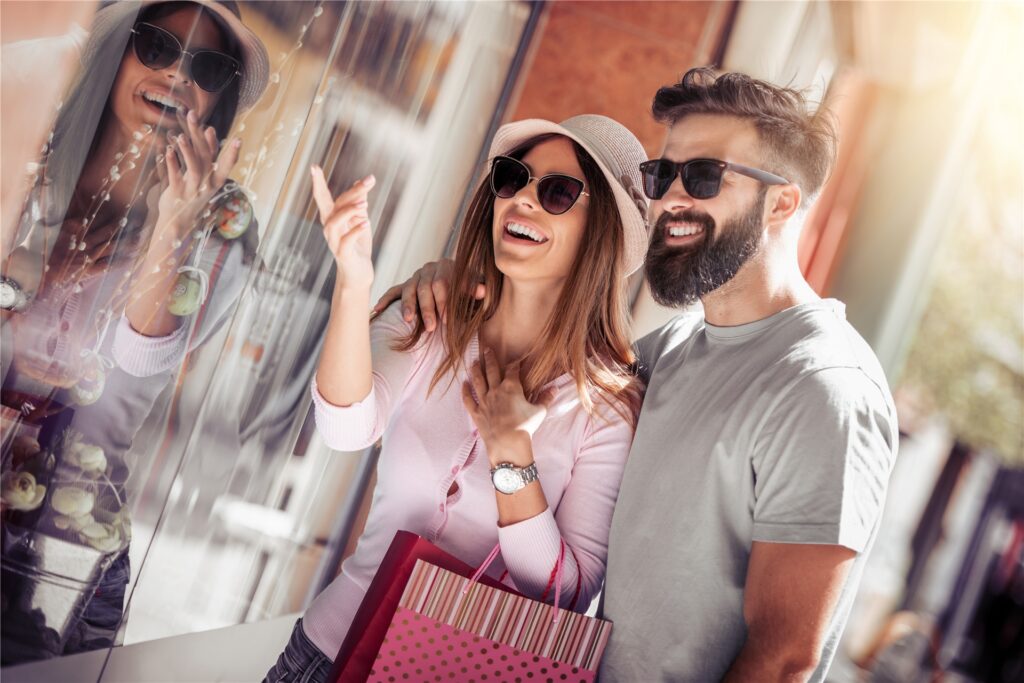 paar beim shoppen paar beim shoppen