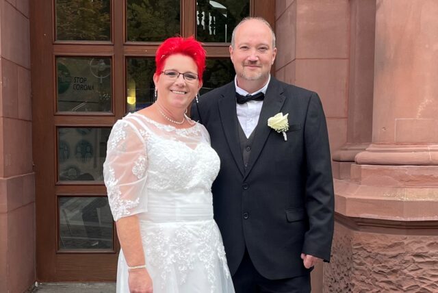 Nadja und Marco Lipowski haben geheiratet in Dortmund am Friedensplatz.