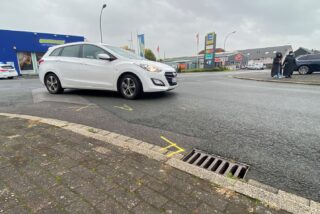 An der Ecke Recklinghäuser Straße/Am Holzplatz wurde ein Fußgänger von einem Auto erfasst.