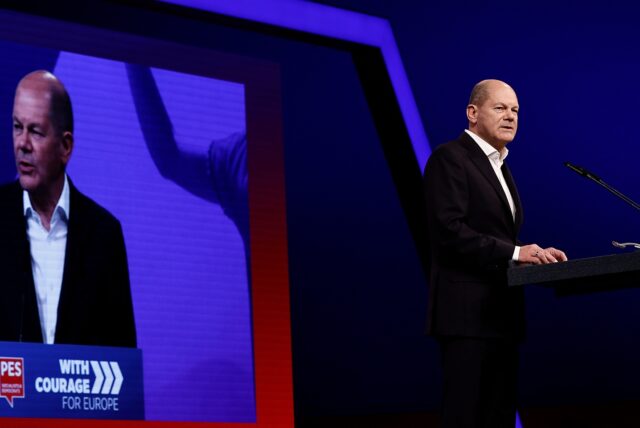 Bundeskanzler Olaf Scholz (SPD) spricht am zweiten Tag des Kongresses der europäischen Sozialdemokraten SPE.
