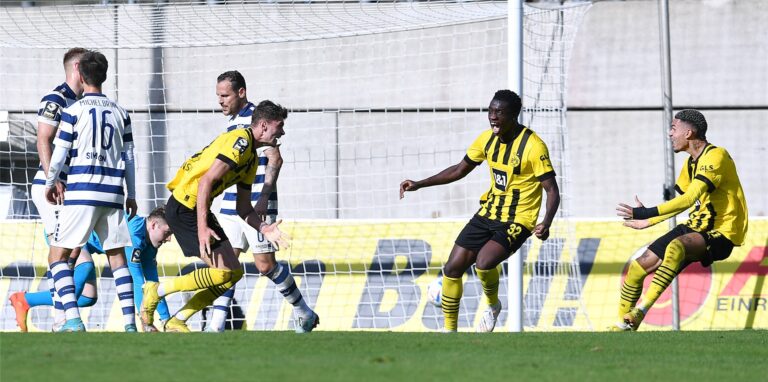 Moritz Broschinski bejubelt seinen Treffer gegen den MSV Duisburg.