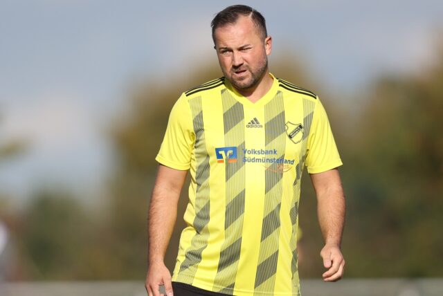 Lukas Dzierzega von Westfalia Vinnum war schon nach dem frühen Gegentor gegen den SV Hochlar 28 bedient.