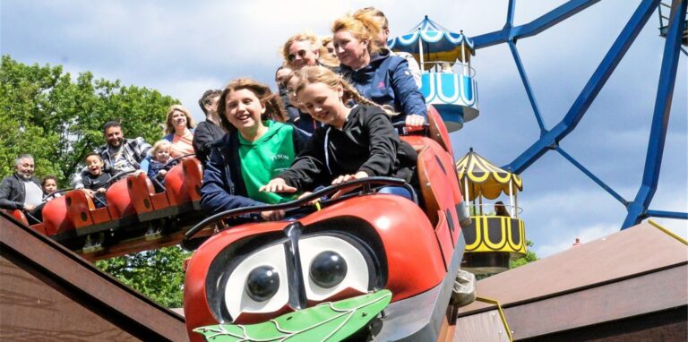 Die Käfer-Achterbahn war auch in diesem Sommer eine der Attraktionen im Freizeitpark Schloss Beck.
