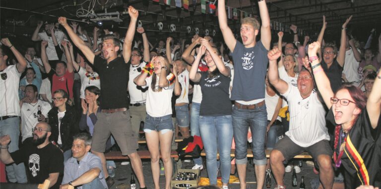 Jubel beim Public Viewing zur Fußball-WM 2014 in Waltrop