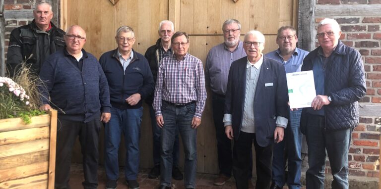 Die Archivgruppe des Heimatvereins im Lembecker Heimathof