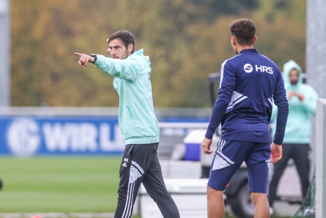 Co-Trainer Matthias Kreutzer auf dem Trainingsplatz