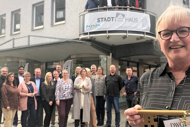 Sabine Fischer-Strebinger erhielt am Freitag den goldenen Schlüssel zum Stadthaus. Hier ist ab jetzt nicht nur die Stadtinfo untergebracht.