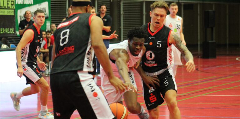 Kaum ein Durchkommen gab es für Obi Okafor und die Citybasket-Herren im Spiel gegen Ibbenbüren.