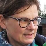Claudia Bischoff aus dem Sprecher-Team der Bürgerinitiative und Bürgermeister Matthias Müller