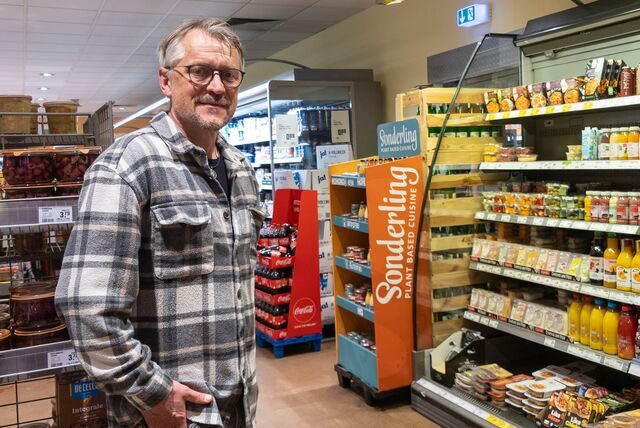 Stefan Feldmann in seinem Rewe-Markt in Polsum