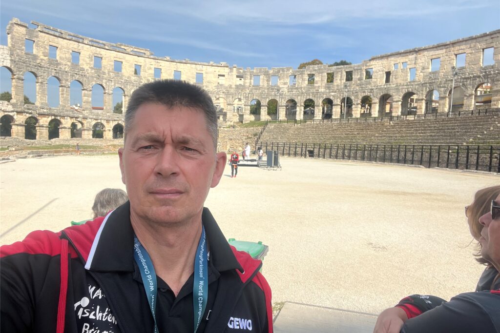 Michael Baltus vor historischer Kulisse des römischen Amphitheaters von Pula. Michael Baltus vor historischer Kulisse des römischen Amphitheaters von Pula.