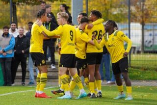 BVB-Spieler jubeln