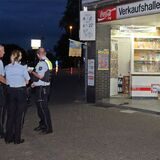 Zwei Täter sind in der Nacht zu Mittwoch (6.10.) in einen Kiosk eingebrochen – einer ist noch flüchtig. (Symbolbild)