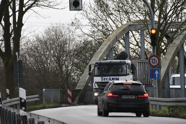 Die Lippebrücke bei Vinnum ist marode und muss ersetzt werden. Noch rollt der Verkehr zwischen Vinnum und Waltrop dort aber.