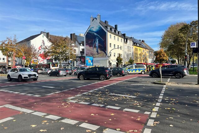 Ein Bus hatte nach Angaben von DSW21 im Bereich der Kreuzung Möllerstraße/Lange Straße/Rheinische Straße stark bremsen müssen.