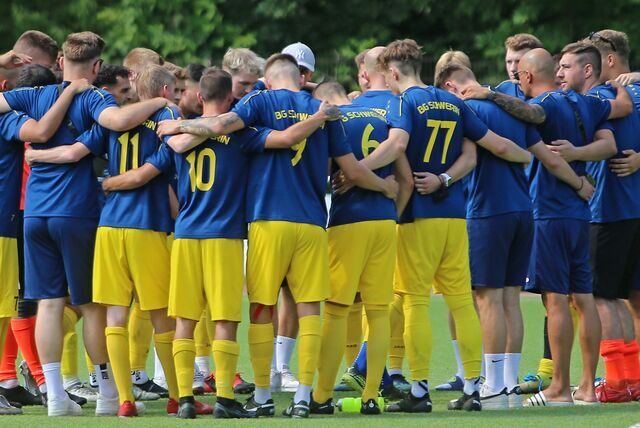 Bis Ende April 2023 müssen die Bezirksliga-Fußballer der Spvg Schwerin auf einen Mitspieler verzichten. Er ist gesperrt.