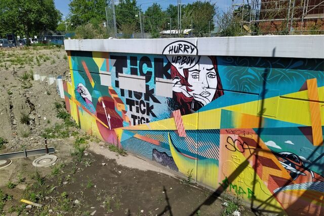 Das Grafitto „Hurry up boy“ in der ehemaligen Bahnhofsunterführung Dorsten.